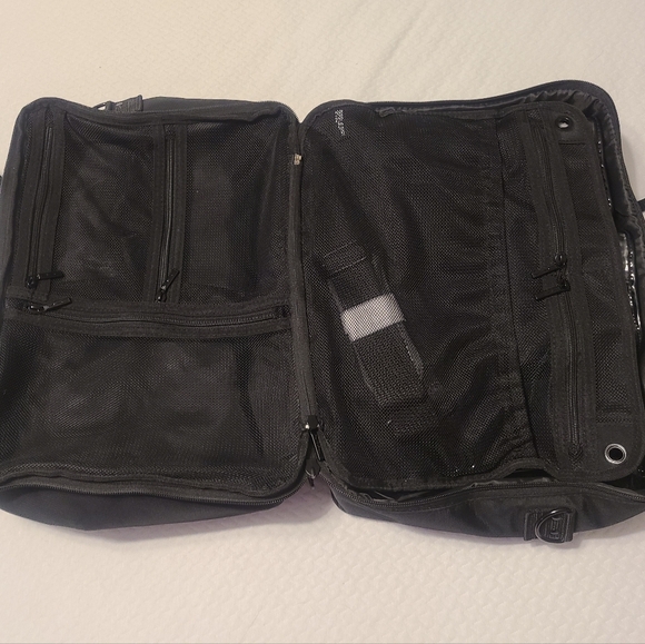 MAC Cosmetics Travel Bag Makeup Case - Picture 7 of 12